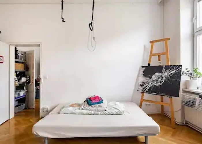 Fro-Media - Streetside Room 2 - Community Space